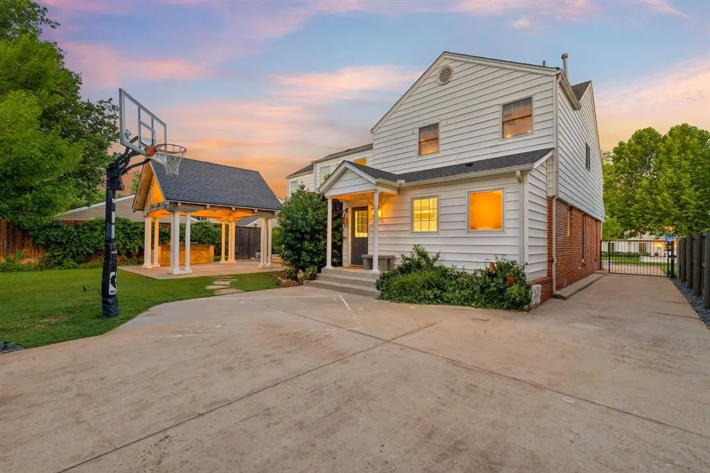 Photo 40 — 1707 Pennington Way, Nichols Hills, OK 73116