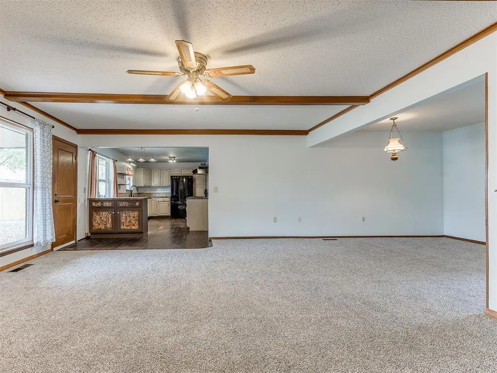 Photo 5 — 9801 Lancet Lane, Oklahoma City, OK 73120