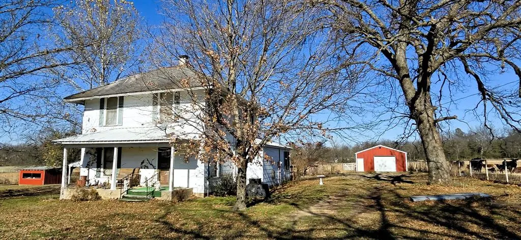 Front exterior — 800 S Hinckley, Holdenville, OK 74848