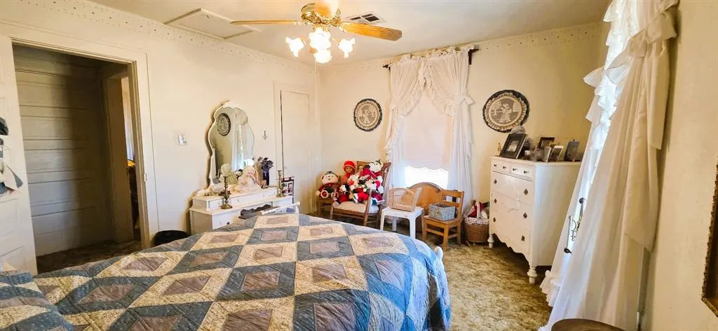 Photo 32 — 800 S Hinckley, Holdenville, OK 74848