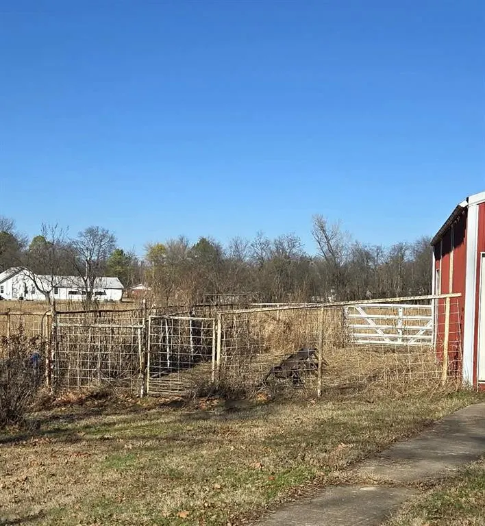Photo 43 — 800 S Hinckley, Holdenville, OK 74848