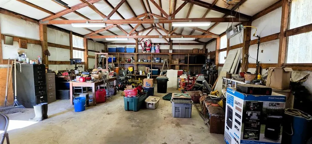 Photo 44 — 800 S Hinckley, Holdenville, OK 74848