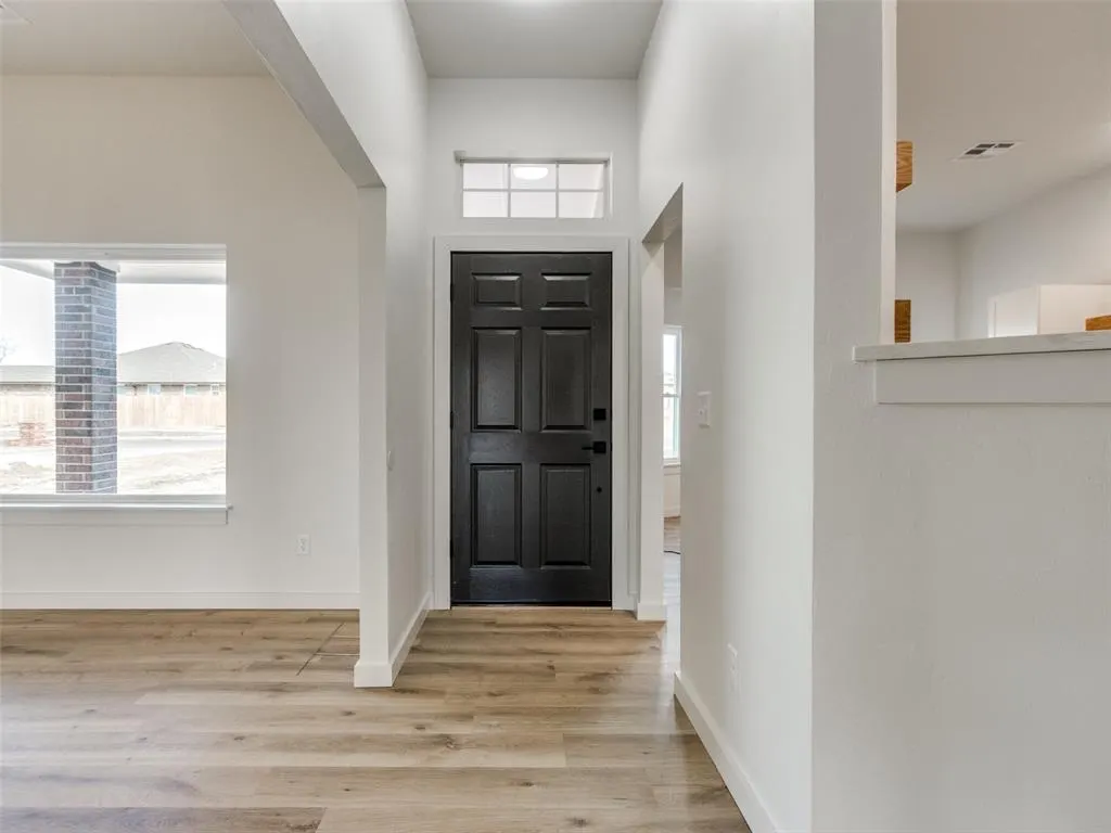 Photo 6 — 8709 Woodbend Drive, Oklahoma City, OK 73135