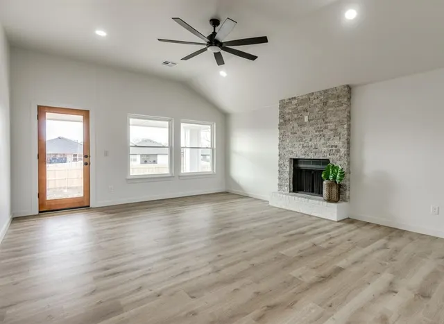 Photo 7 — 8709 Woodbend Drive, Oklahoma City, OK 73135