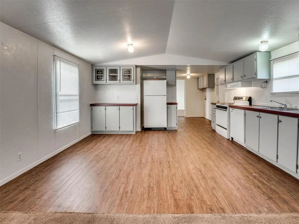 Photo 10 — 7351 142nd Street, Noble, OK 73068