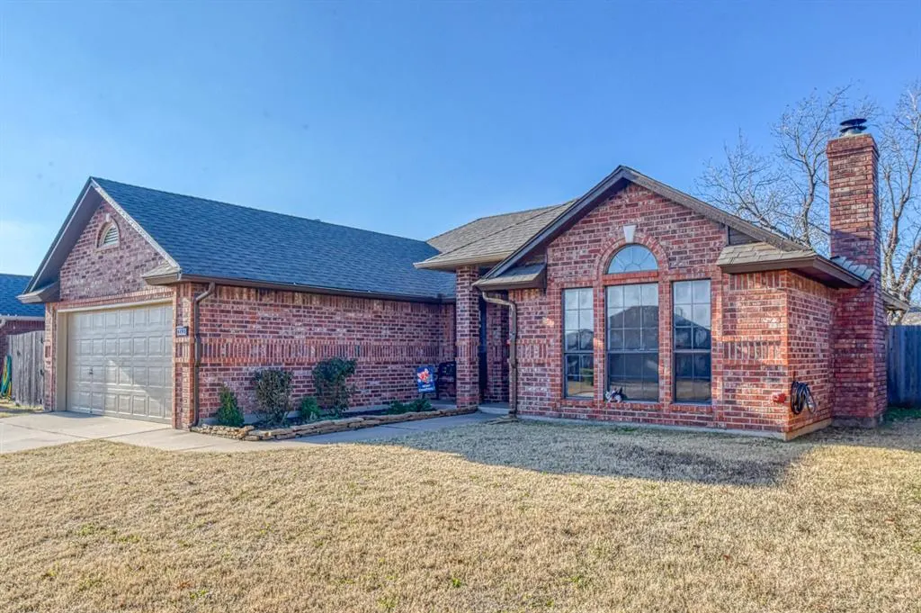 Photo 2 — 9401 Maybrook Drive, Oklahoma City, OK 73159