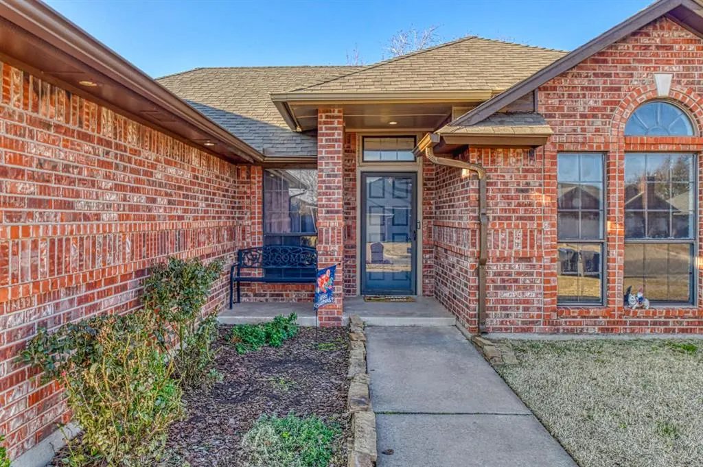 Photo 3 — 9401 Maybrook Drive, Oklahoma City, OK 73159