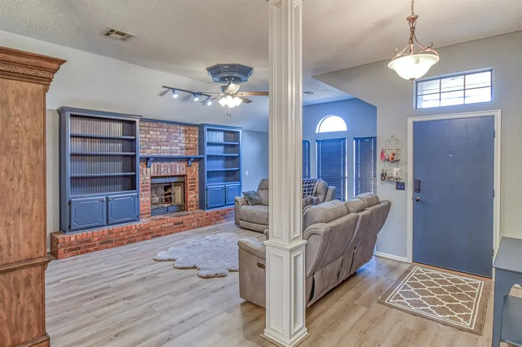 Photo 5 — 9401 Maybrook Drive, Oklahoma City, OK 73159