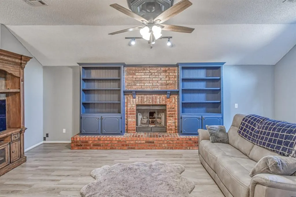 Photo 6 — 9401 Maybrook Drive, Oklahoma City, OK 73159