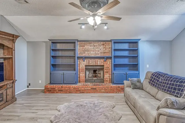 Photo 6 — 9401 Maybrook Drive, Oklahoma City, OK 73159