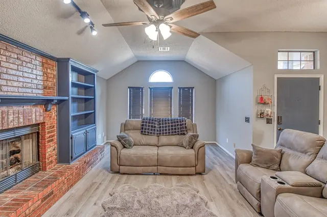 Photo 7 — 9401 Maybrook Drive, Oklahoma City, OK 73159