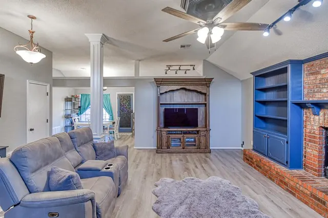 Photo 8 — 9401 Maybrook Drive, Oklahoma City, OK 73159