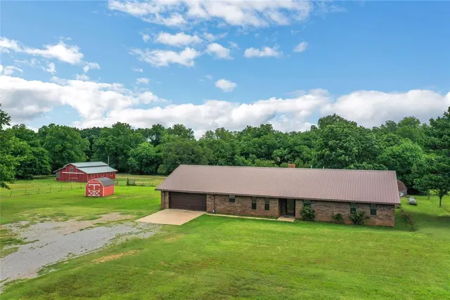 Photo 2 — 10051 Flat Armadillo Road, Lexington, OK 73051