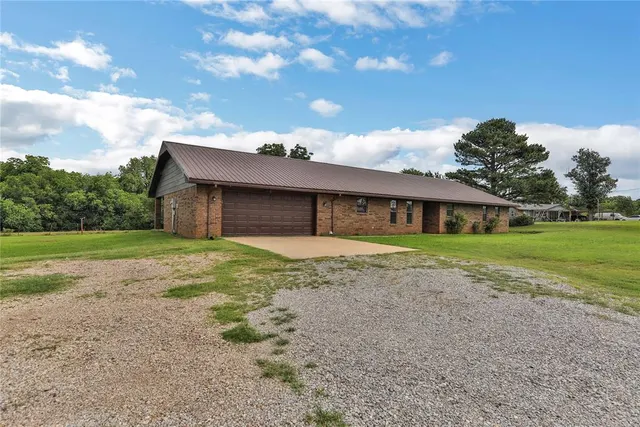 Photo 3 — 10051 Flat Armadillo Road, Lexington, OK 73051