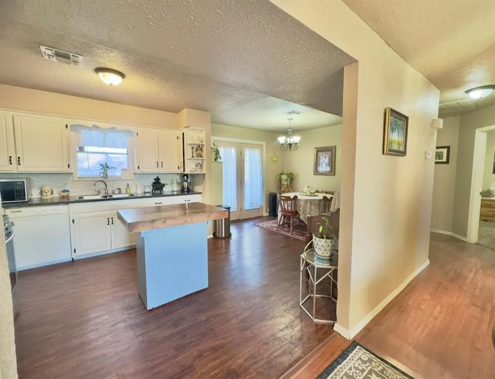 Photo 5 — 305 Gary Street, Mangum, OK 73554