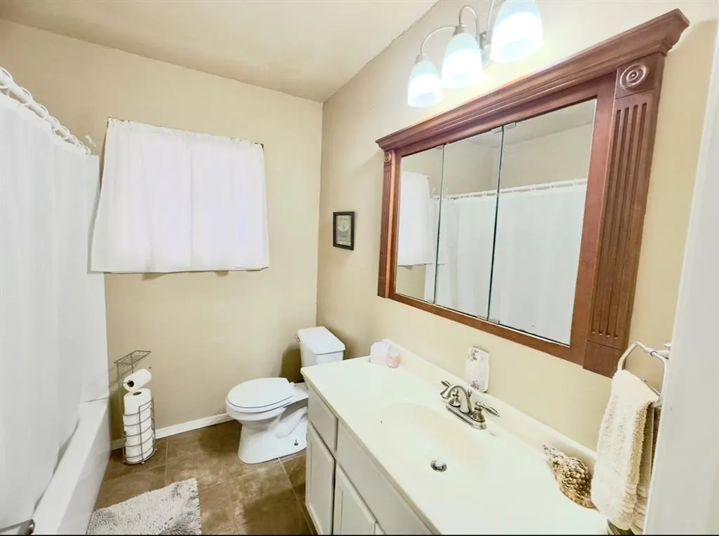 Photo 12 — 305 Gary Street, Mangum, OK 73554