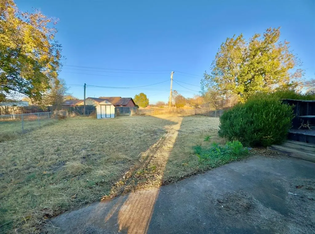 Photo 22 — 305 Gary Street, Mangum, OK 73554