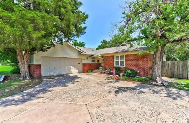 Photo 2 — 2541 NW 50th Street, Oklahoma City, OK 73112