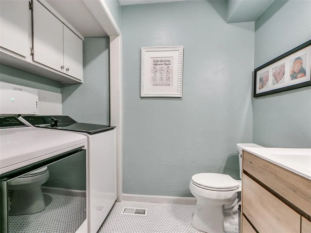 Photo 13 — 9803 Hefner Village Place, Oklahoma City, OK 73162
