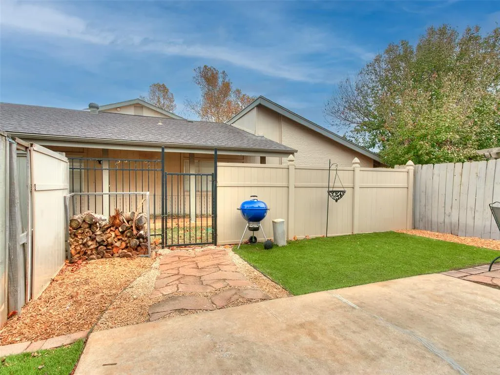 Photo 23 — 9803 Hefner Village Place, Oklahoma City, OK 73162