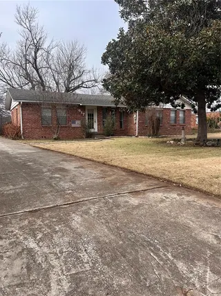 Sold home at 617 S Saint Paul Avenue