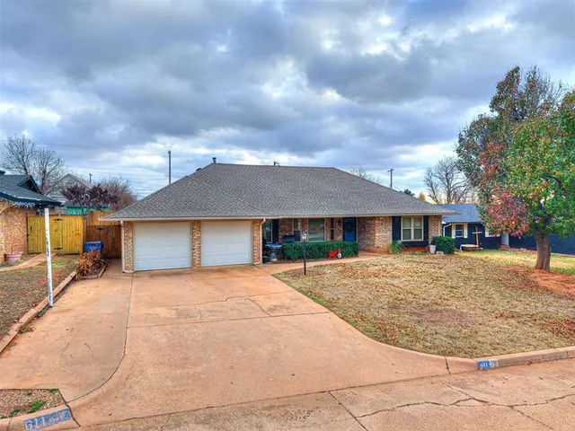 Photo 4 — 611 Zellers Avenue, Kingfisher, OK 73750
