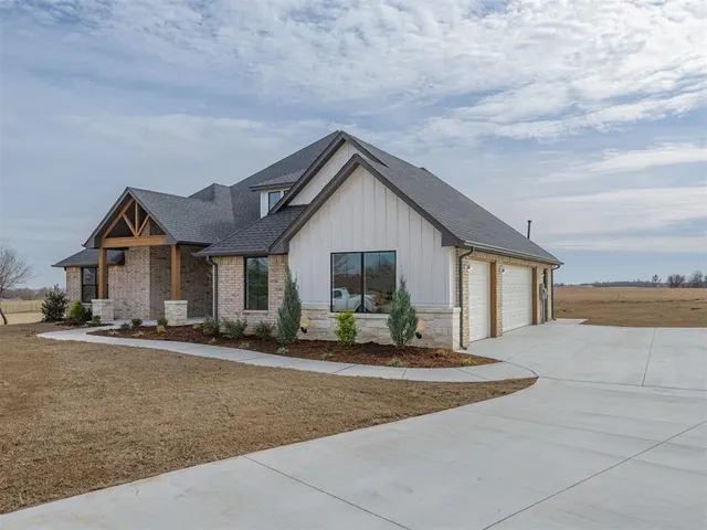 Photo 6 — 2030 NW 34th Street, Newcastle, OK 73065