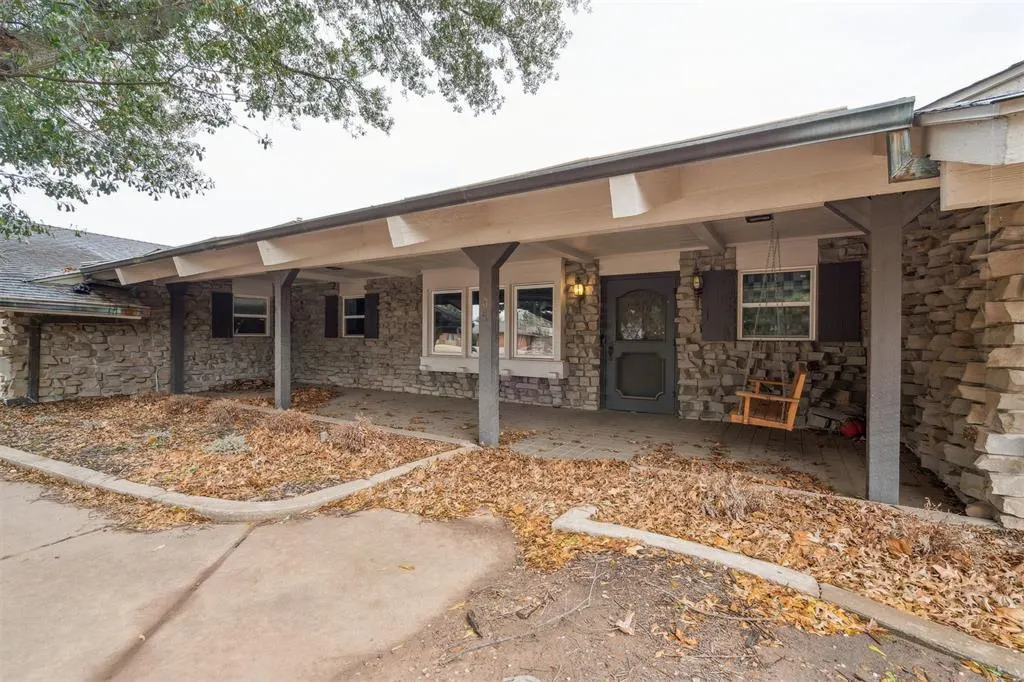 Photo 4 — 105 W Charlotte Drive, Oklahoma City, OK 73139