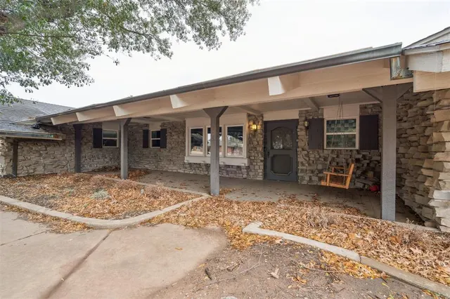Photo 4 — 105 W Charlotte Drive, Oklahoma City, OK 73139
