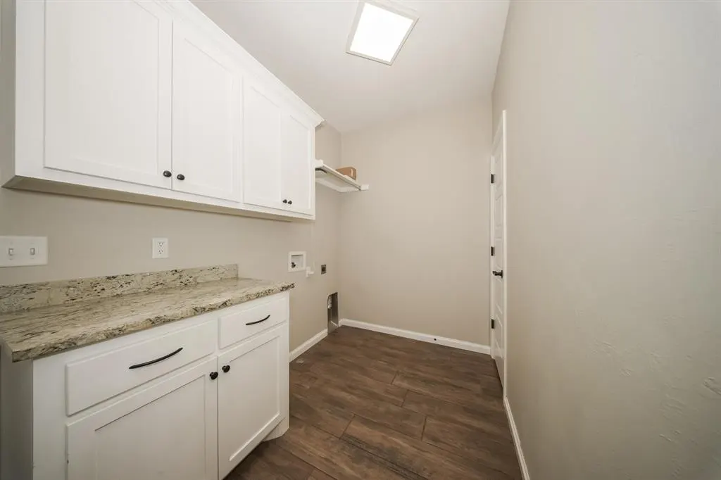 Photo 9 — 207 Casey Lane, Washington, OK 73093