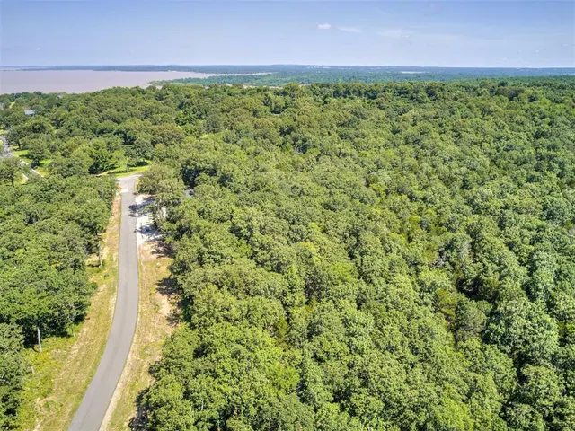 Photo 4 — 146 Patriot Pointe, Eufaula, OK 74432