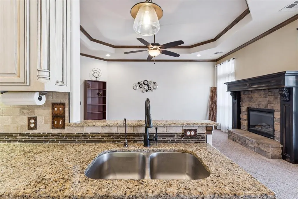 Photo 15 — 557 W Pine Rose Court Way, Mustang, OK 73064