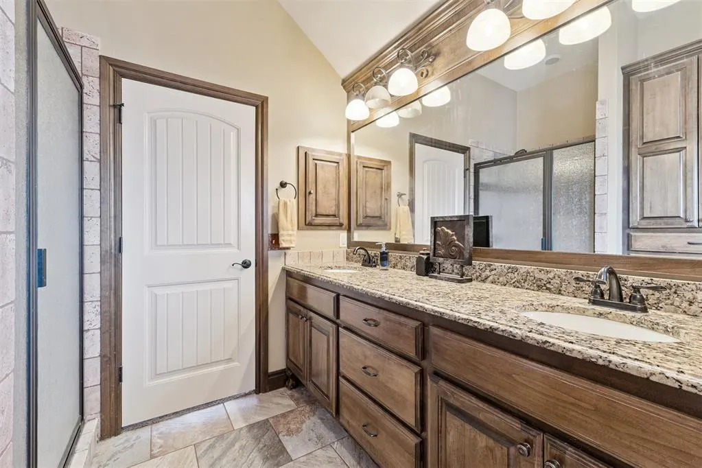 Photo 27 — 557 W Pine Rose Court Way, Mustang, OK 73064