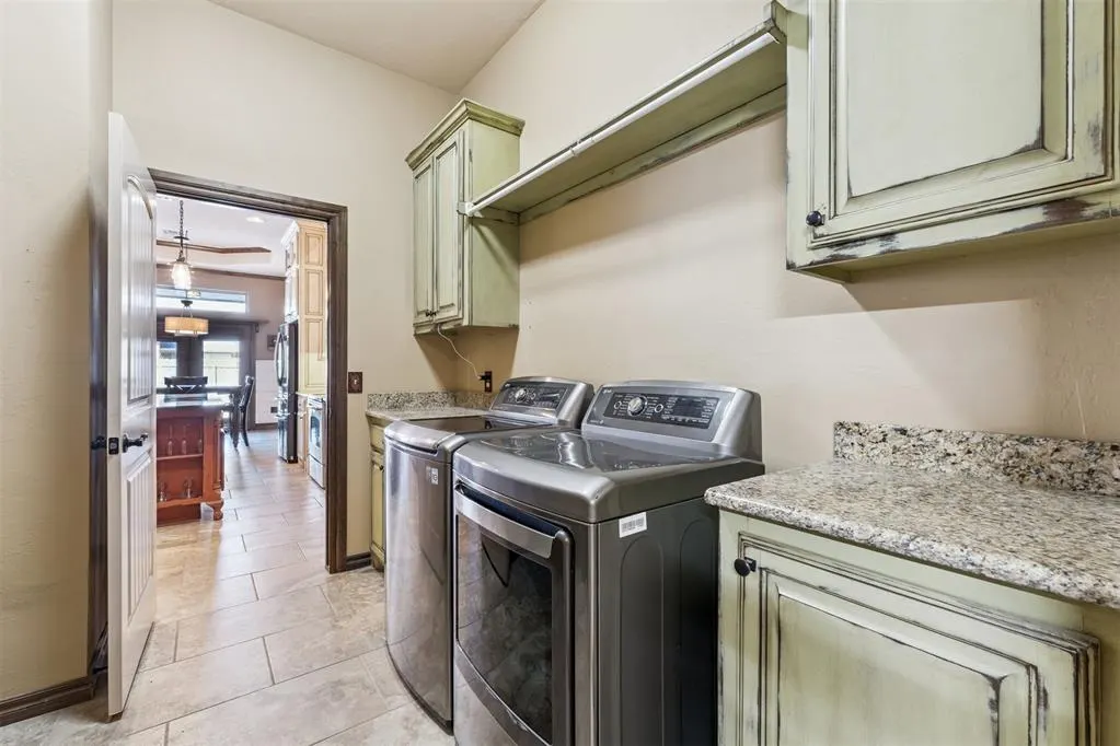 Photo 41 — 557 W Pine Rose Court Way, Mustang, OK 73064