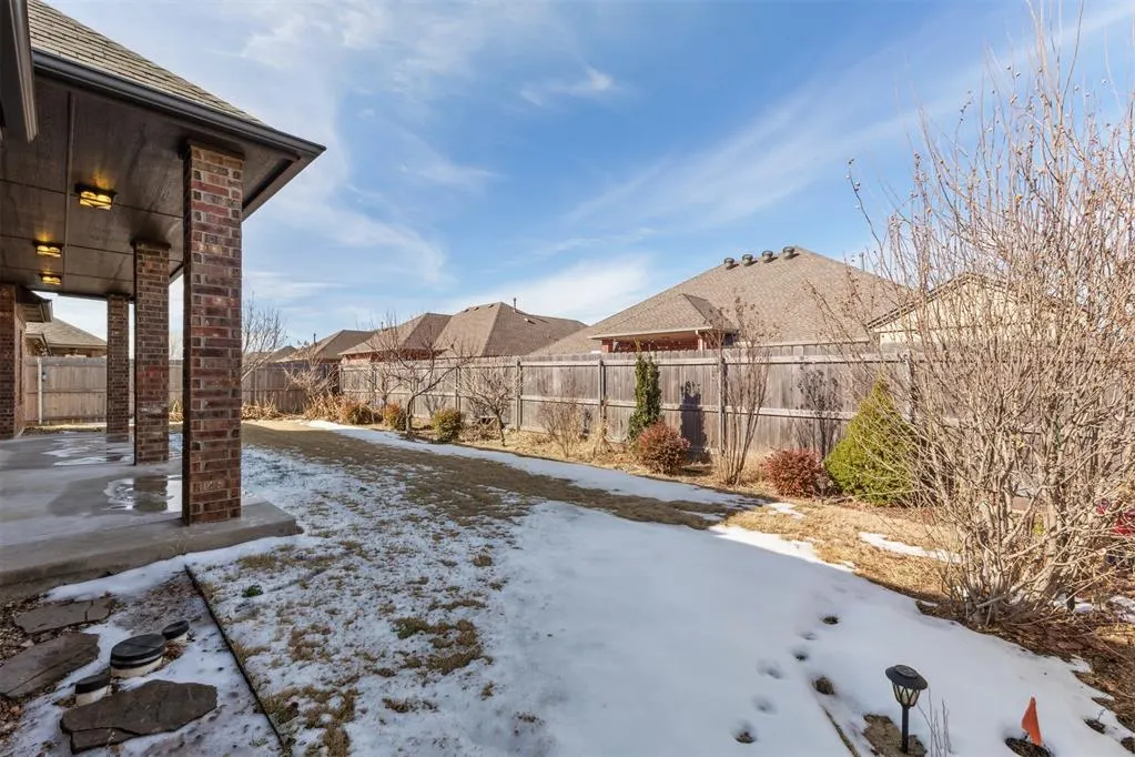 Photo 43 — 557 W Pine Rose Court Way, Mustang, OK 73064