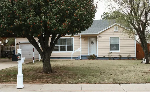 Photo 5 — 1305 S Reno Avenue, El Reno, OK 73036