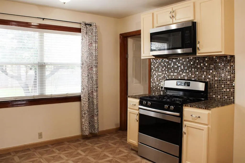 Photo 33 — 1305 S Reno Avenue, El Reno, OK 73036