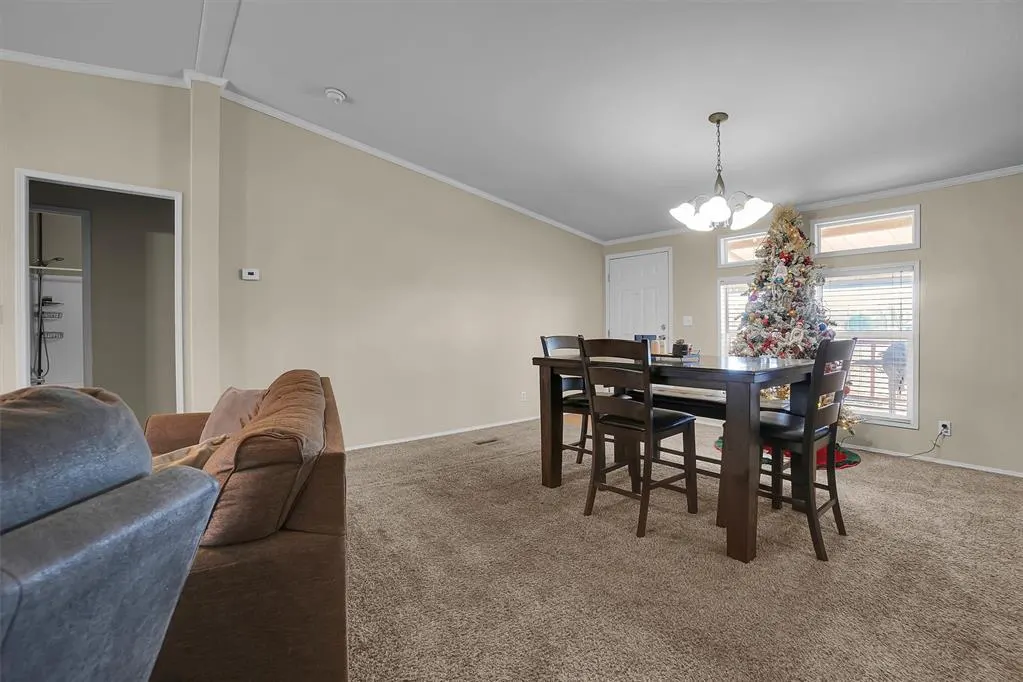 Photo 9 — 121 S Sycamore Avenue, Erick, OK 73645