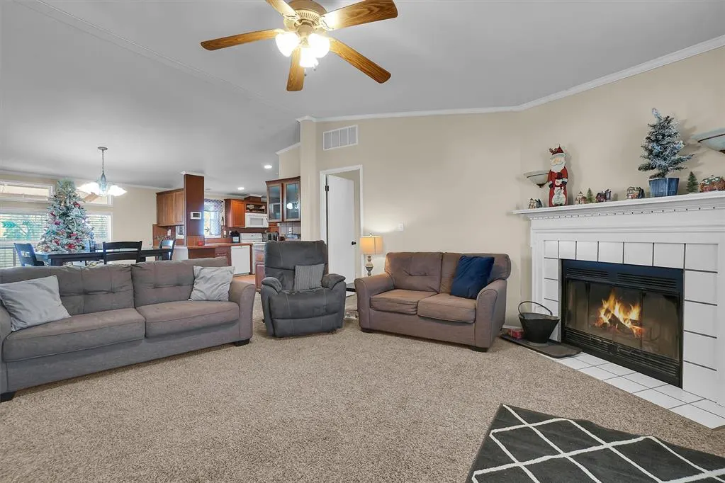 Photo 11 — 121 S Sycamore Avenue, Erick, OK 73645