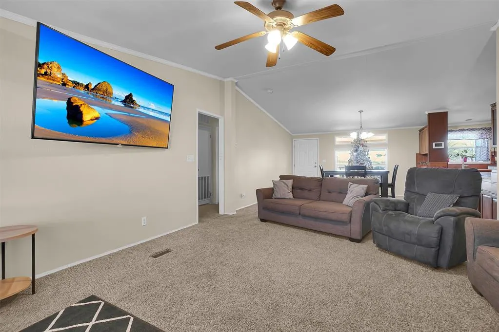 Photo 12 — 121 S Sycamore Avenue, Erick, OK 73645