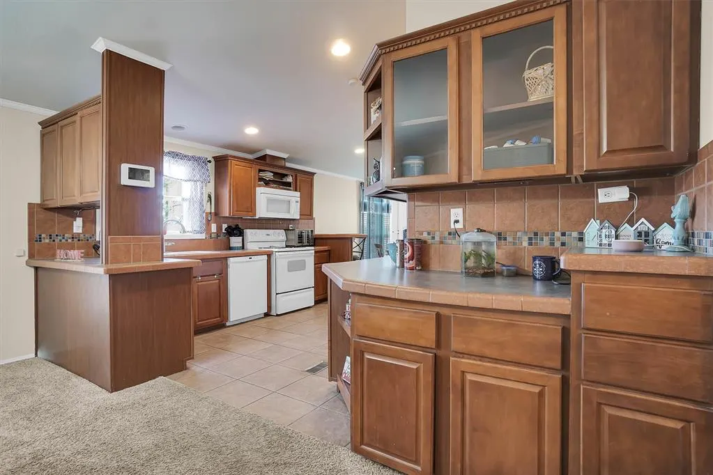 Photo 14 — 121 S Sycamore Avenue, Erick, OK 73645