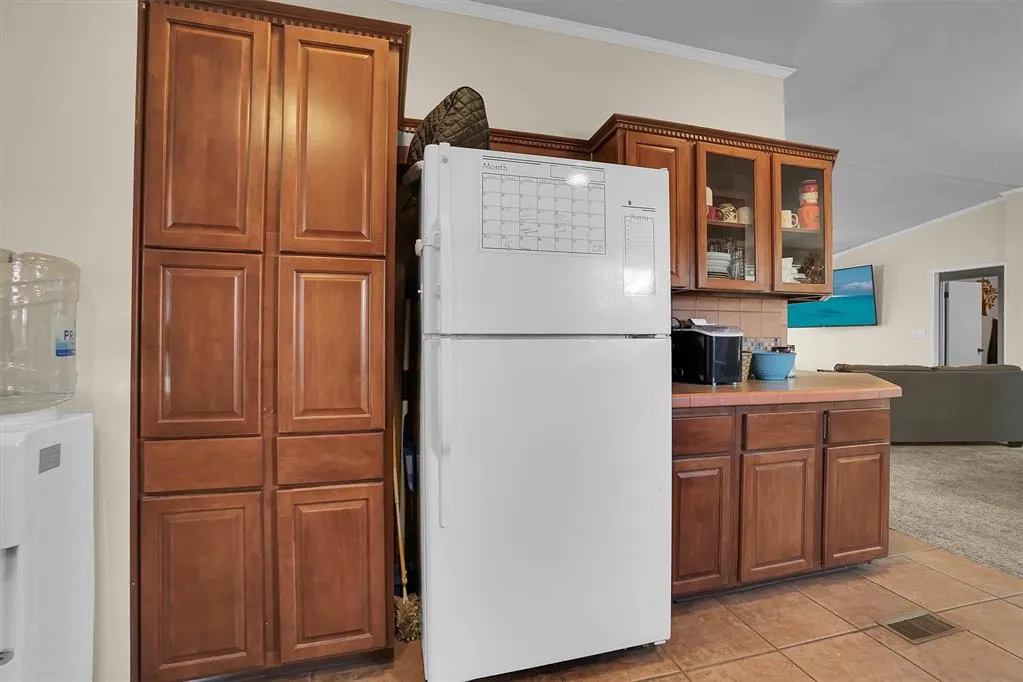 Photo 19 — 121 S Sycamore Avenue, Erick, OK 73645