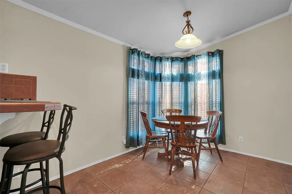 Photo 21 — 121 S Sycamore Avenue, Erick, OK 73645