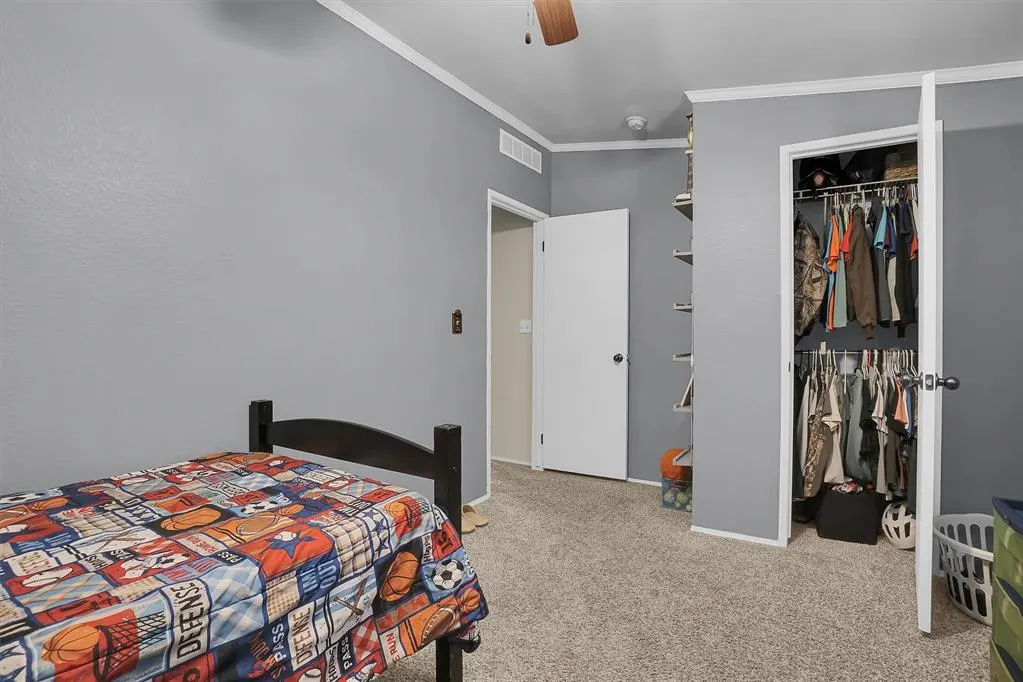 Photo 27 — 121 S Sycamore Avenue, Erick, OK 73645