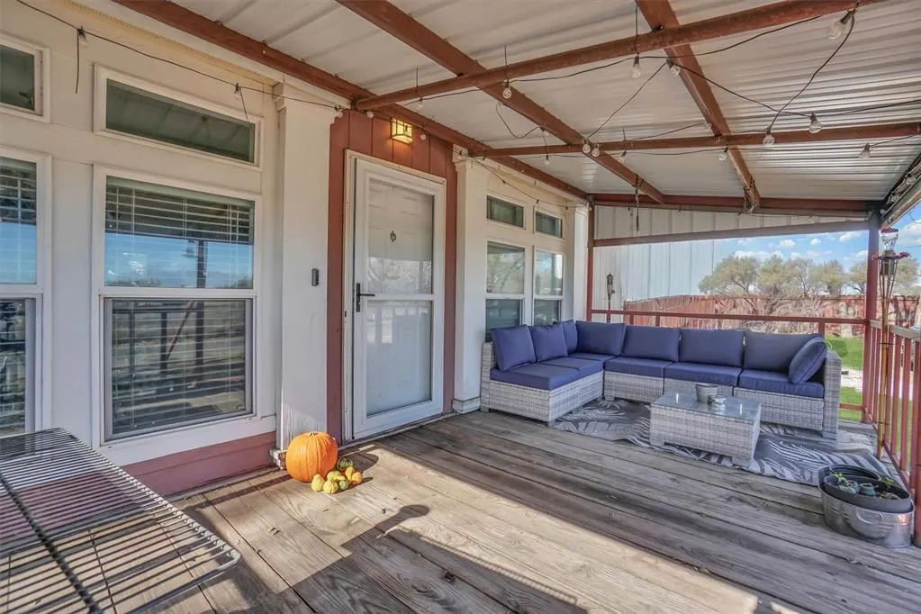 Photo 38 — 121 S Sycamore Avenue, Erick, OK 73645