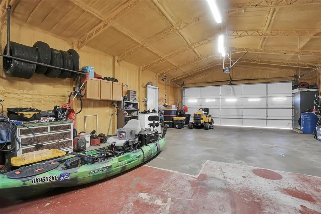 Photo 41 — 121 S Sycamore Avenue, Erick, OK 73645
