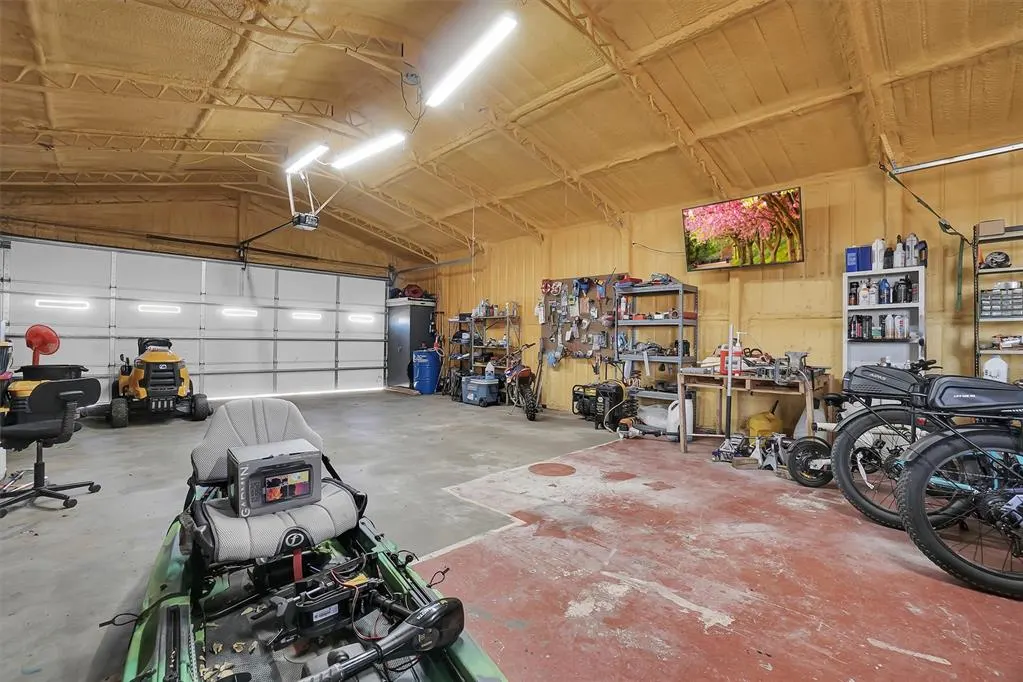 Photo 42 — 121 S Sycamore Avenue, Erick, OK 73645