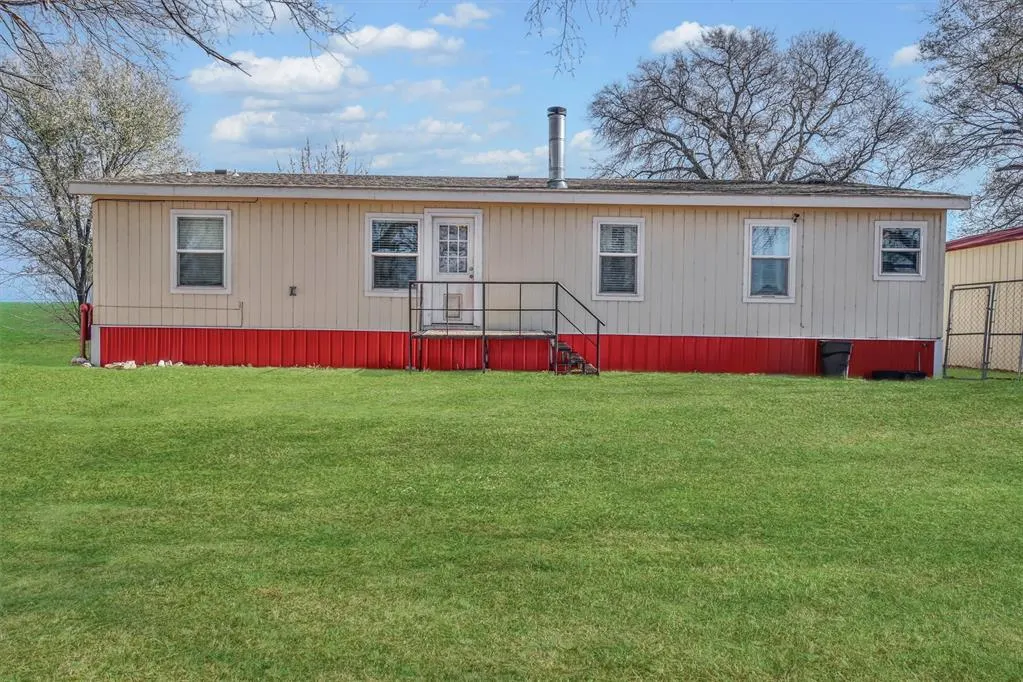 Photo 44 — 121 S Sycamore Avenue, Erick, OK 73645