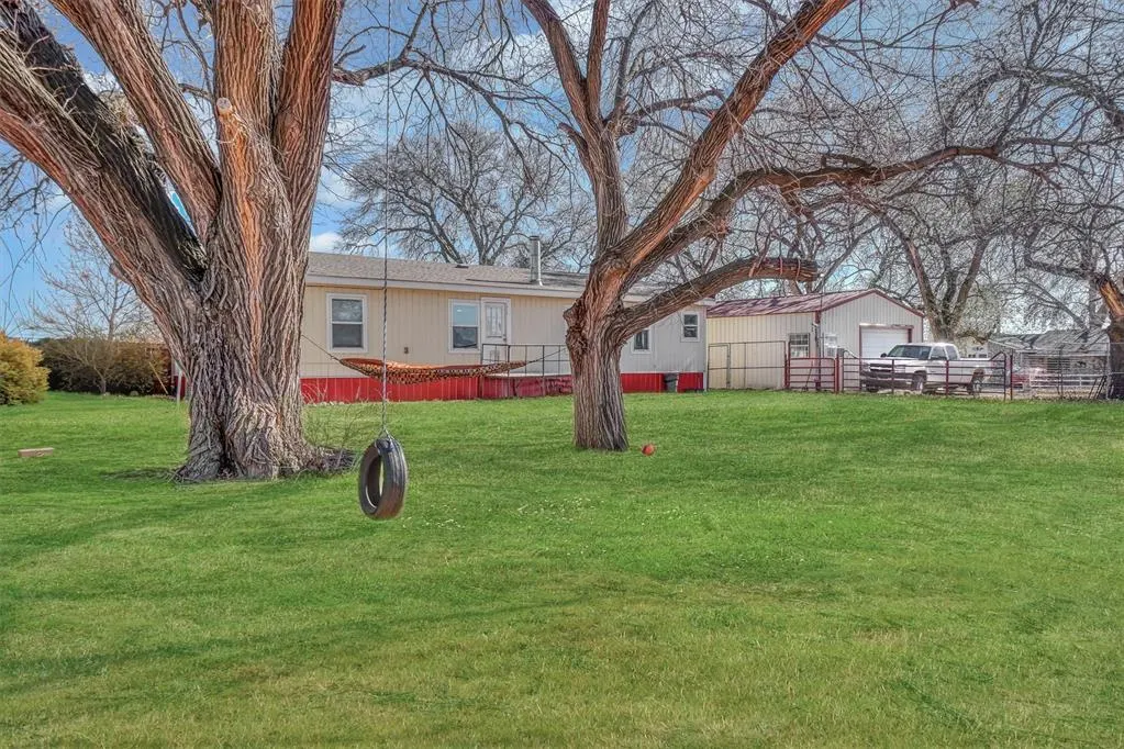 Photo 49 — 121 S Sycamore Avenue, Erick, OK 73645