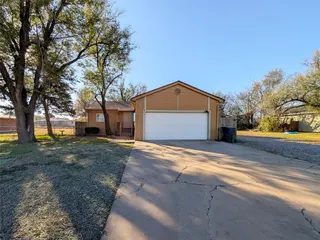 Sold home at 414 NW 97th Street